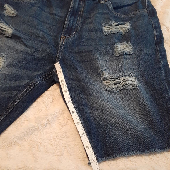 American Eagle Slim Cut Off Men's Jean Shorts. - Picture 5 of 7